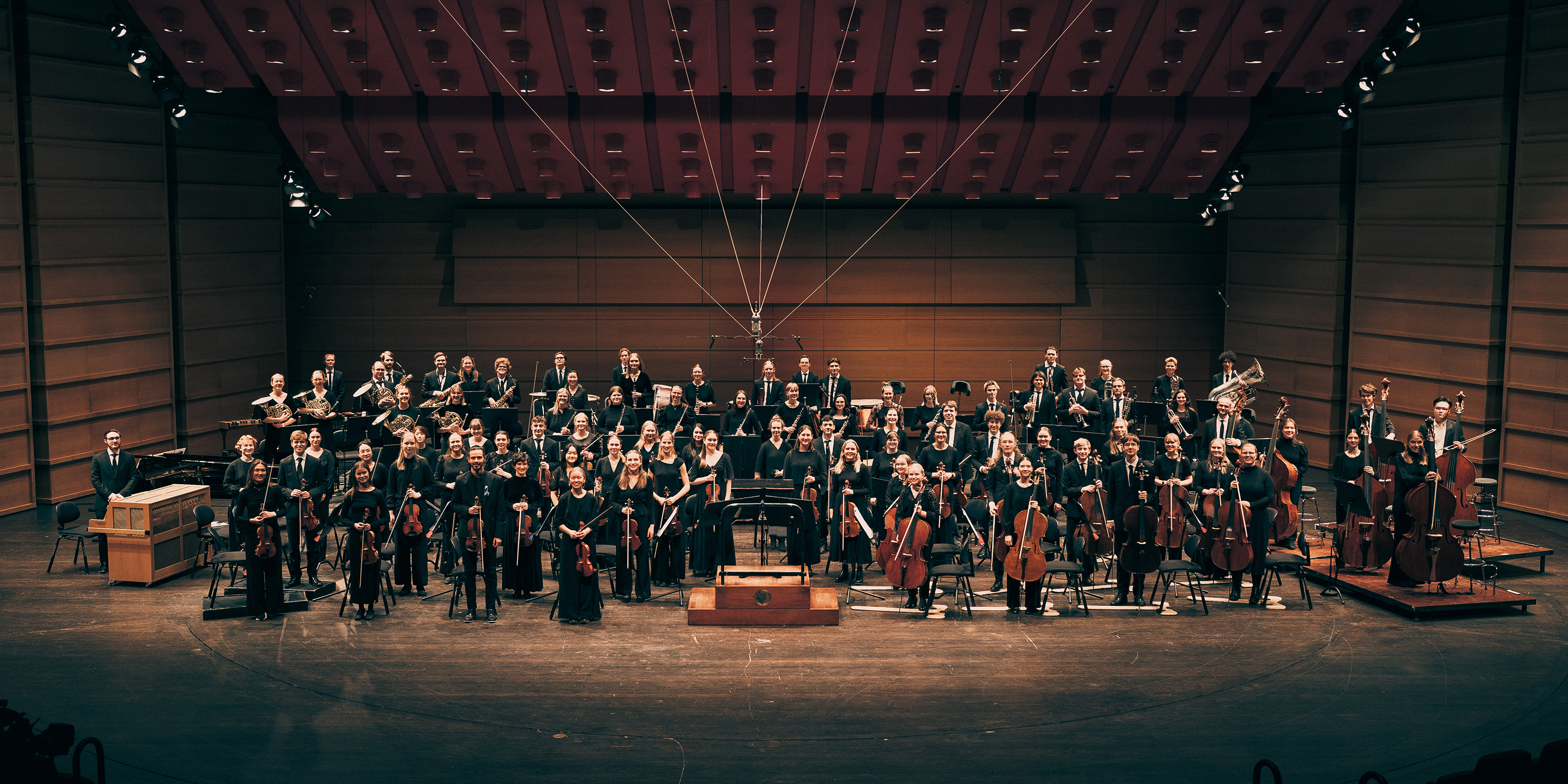 UTEN Kjellseim Bfung Stående Magnus Skrede 3000Px