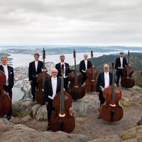 Kontrabassgruppa På Ulriken Med Utsikt Over Bergen. Foto Oddleiv Apneseth 1000Px
