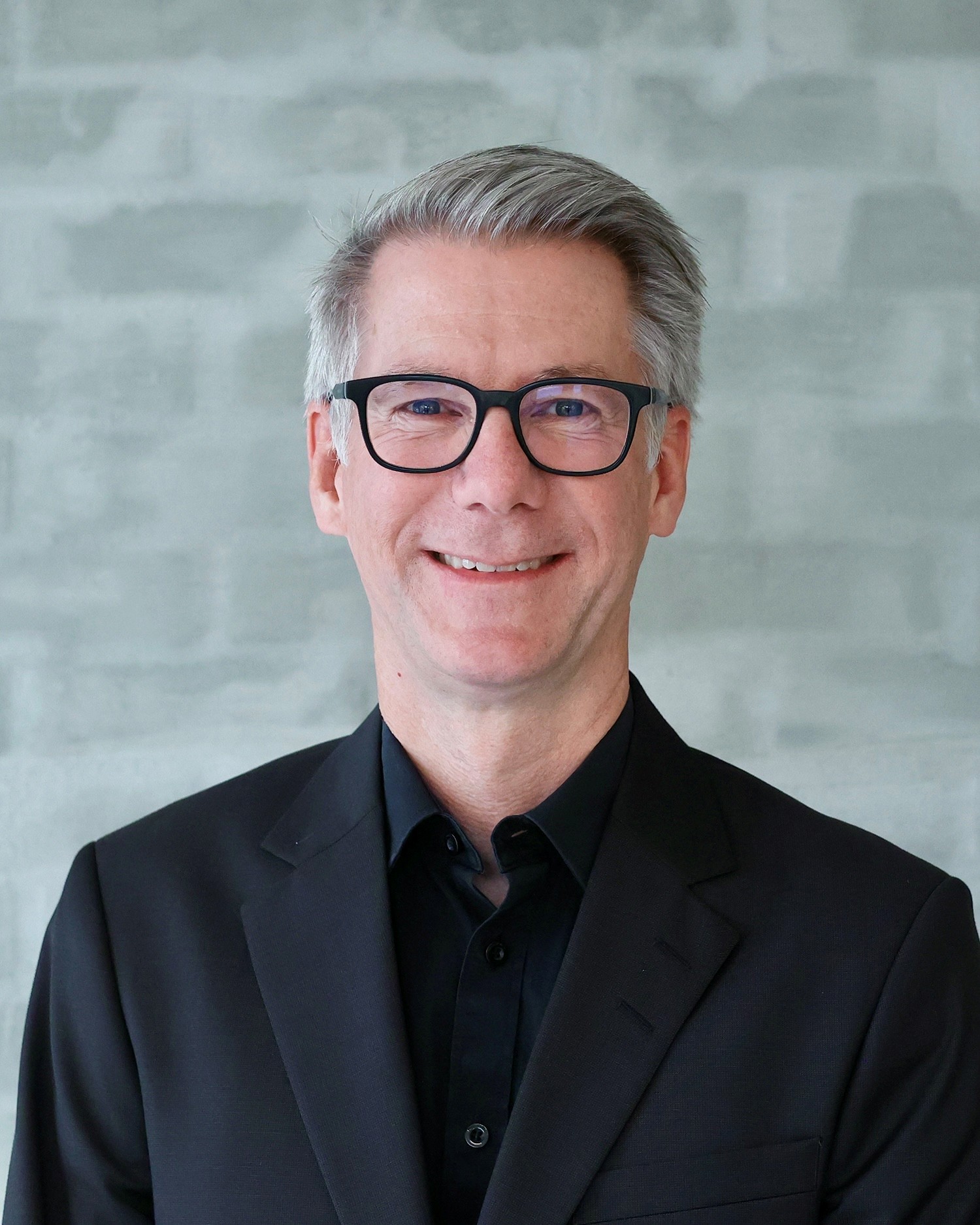 4J5A6445 Jon Behncke Red